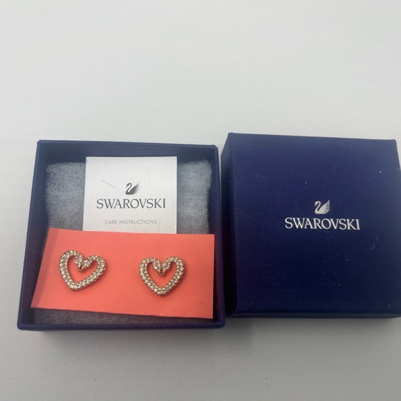 $185 MRSP | Swarovski - Una Stud Heart Crystal Earrings | Rose Gold - Picture 9 of 9
